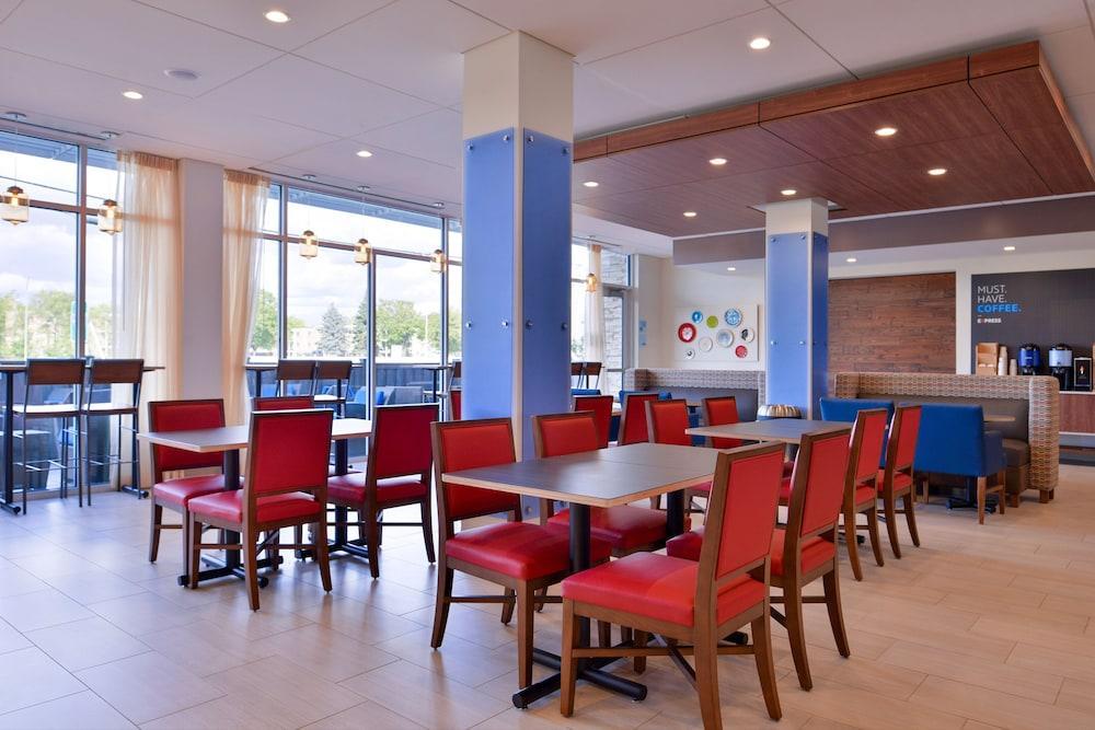 Holiday Inn Express & Suites Mall Of America - Msp Airport Bloomington Exterior foto